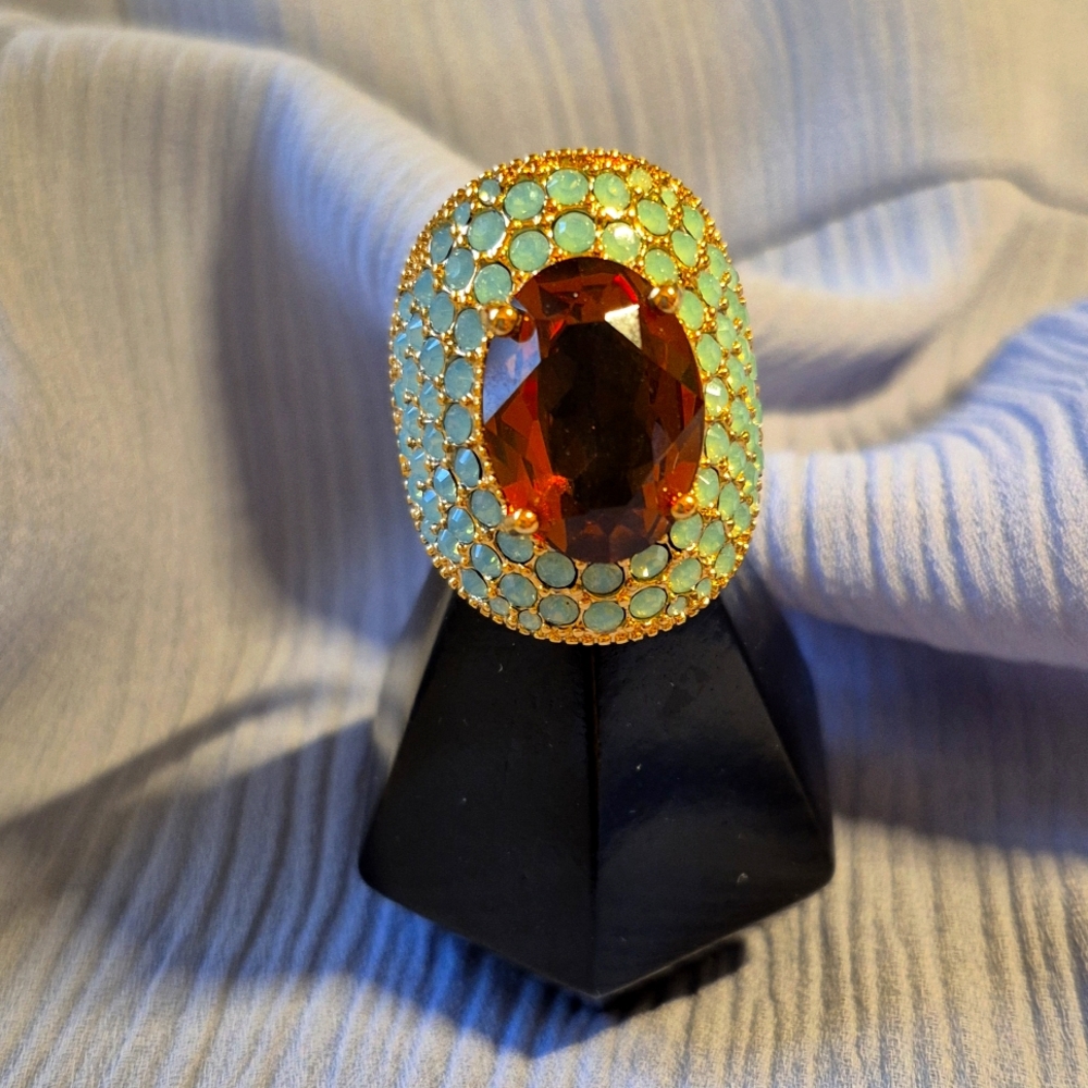 Elegant Turquoise and Brown Gemstone Ring